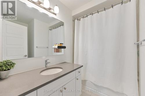 1237 Muskoka Heights, Milton (Bowes), ON - Indoor Photo Showing Bathroom