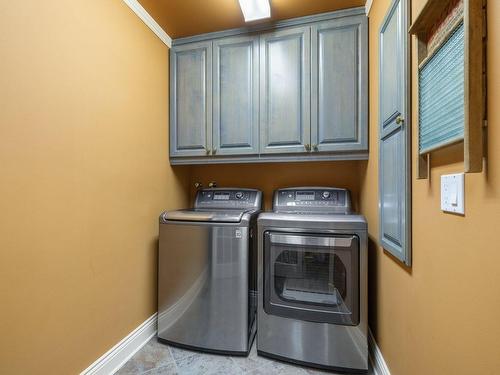 Salle de lavage - 170 Av. Des Sablonnières, Québec (Beauport), QC - Indoor Photo Showing Laundry Room