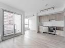 2106-395 Bloor St E, Toronto, ON  - Indoor Photo Showing Kitchen 