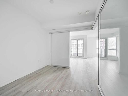 2106-395 Bloor St E, Toronto, ON - Indoor Photo Showing Other Room