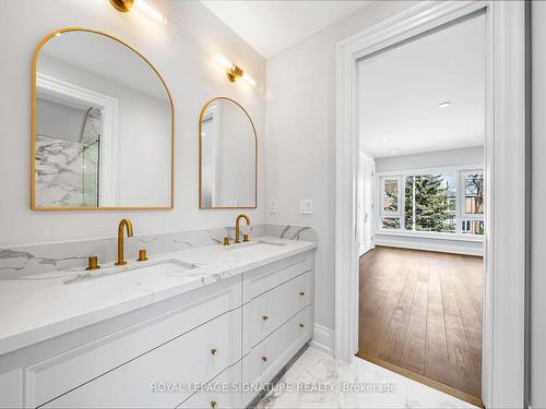 505 Soudan Ave, Toronto, ON - Indoor Photo Showing Bathroom