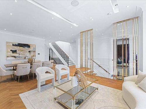 505 Soudan Ave, Toronto, ON - Indoor Photo Showing Living Room