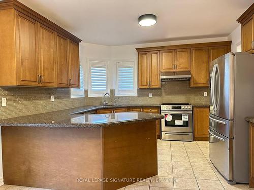 7 Tiglio Rd, Vaughan, ON - Indoor Photo Showing Kitchen With Stainless Steel Kitchen