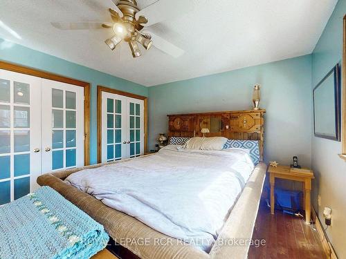 1097 Ferrier Ave, Innisfil, ON - Indoor Photo Showing Bedroom