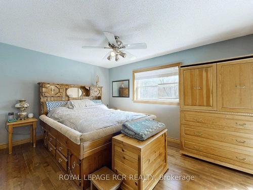 1097 Ferrier Ave, Innisfil, ON - Indoor Photo Showing Bedroom