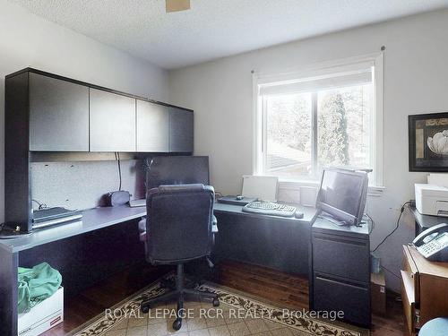 1097 Ferrier Ave, Innisfil, ON - Indoor Photo Showing Office