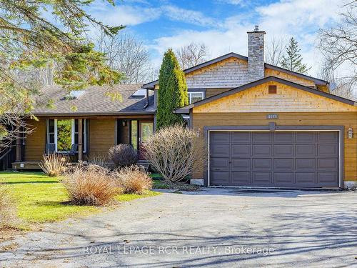 1097 Ferrier Ave, Innisfil, ON - Outdoor