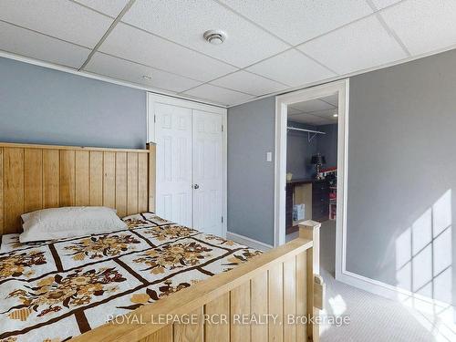 1097 Ferrier Ave, Innisfil, ON - Indoor Photo Showing Bedroom