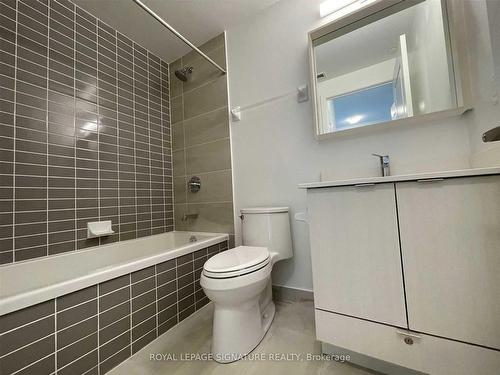 1602-4675 Metcalfe Ave, Mississauga, ON - Indoor Photo Showing Bathroom