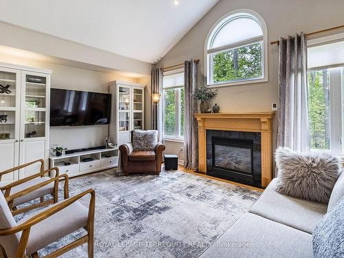 6477 Rivergate Pl, Mississauga, ON - Indoor Photo Showing Living Room With Fireplace