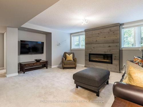 6477 Rivergate Pl, Mississauga, ON - Indoor Photo Showing Living Room With Fireplace