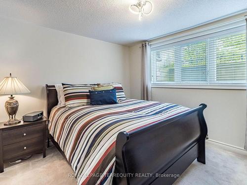 6477 Rivergate Pl, Mississauga, ON - Indoor Photo Showing Bedroom