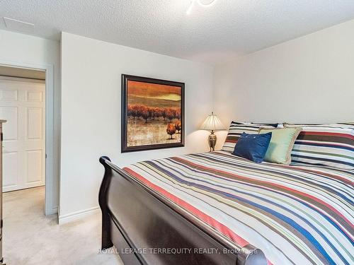 6477 Rivergate Pl, Mississauga, ON - Indoor Photo Showing Bedroom