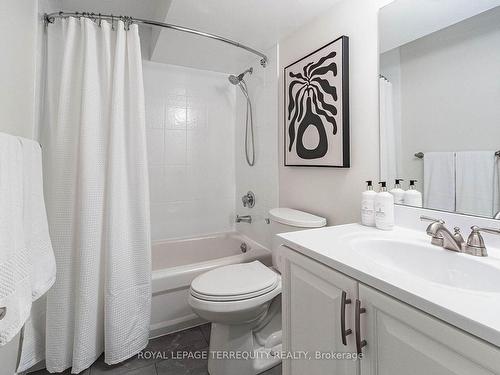 6477 Rivergate Pl, Mississauga, ON - Indoor Photo Showing Bathroom