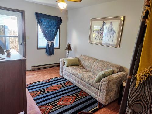 2-6462 Park Drive, Oliver, BC - Indoor Photo Showing Living Room