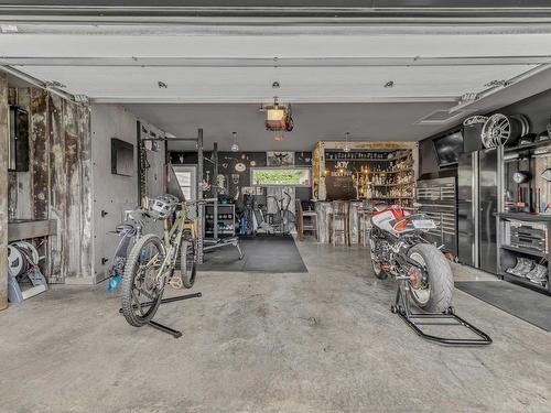 Garage - 52 Ch. De La Brunante, Lac-Beauport, QC - Indoor Photo Showing Garage