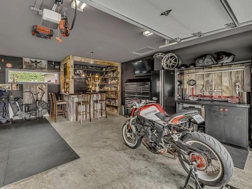 Garage - 52 Ch. De La Brunante, Lac-Beauport, QC - Indoor Photo Showing Garage