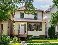 1002 Banning ST  Winnipeg, MB R3E 2J2