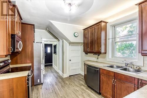 130 Eyre, Sudbury, ON - Indoor Photo Showing Kitchen With Double Sink