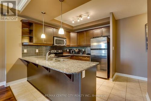 914 - 1030 Coronation Drive, London, ON - Indoor Photo Showing Kitchen With Double Sink