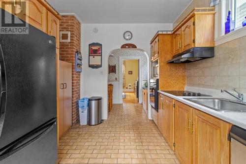 21 Waterford Bridge Road, St.John'S, NL - Indoor Photo Showing Kitchen