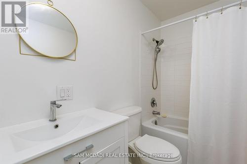 2177 Lakeshore Road, Burlington (Brant), ON - Indoor Photo Showing Bathroom