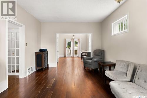 2859 Retallack Street, Regina, SK - Indoor Photo Showing Living Room