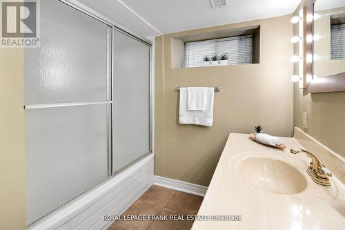 247 Cannon Street E, Hamilton (Landsdale), ON - Indoor Photo Showing Bathroom