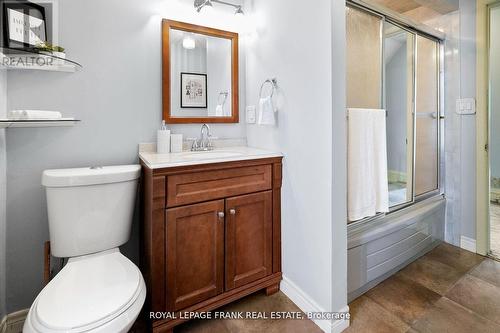 247 Cannon Street E, Hamilton (Landsdale), ON - Indoor Photo Showing Bathroom