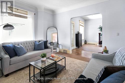 247 Cannon Street E, Hamilton (Landsdale), ON - Indoor Photo Showing Living Room