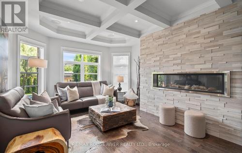 21 Verdi Road, Richmond Hill (Oak Ridges), ON - Indoor Photo Showing Living Room With Fireplace