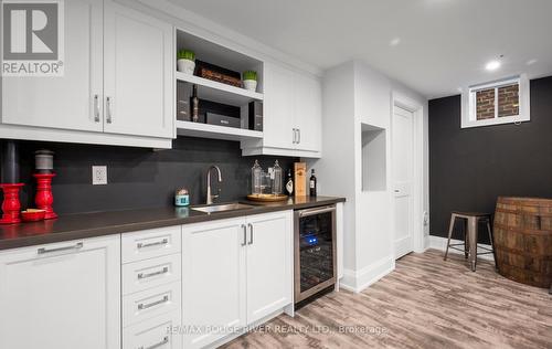 21 Verdi Road, Richmond Hill (Oak Ridges), ON - Indoor Photo Showing Kitchen