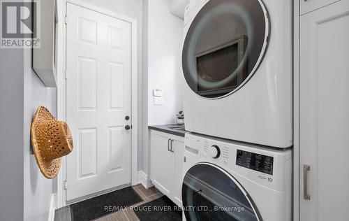 21 Verdi Road, Richmond Hill, ON - Indoor Photo Showing Laundry Room