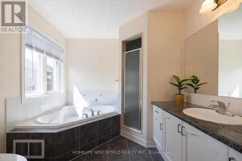 15 Pitney Avenue, Richmond Hill (Jefferson), ON - Indoor Photo Showing Bathroom