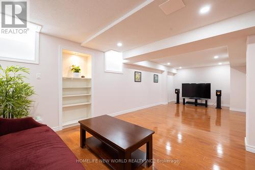 15 Pitney Avenue, Richmond Hill, ON - Indoor