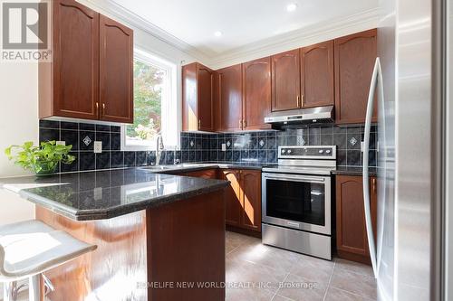 15 Pitney Avenue, Richmond Hill, ON - Indoor Photo Showing Kitchen With Double Sink