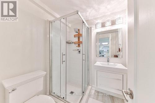 184 Warner Drive, Oakville (Bronte West), ON - Indoor Photo Showing Bathroom