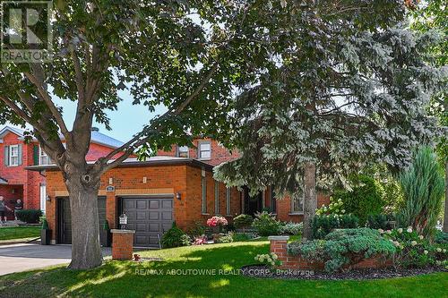 184 Warner Drive, Oakville, ON - Outdoor