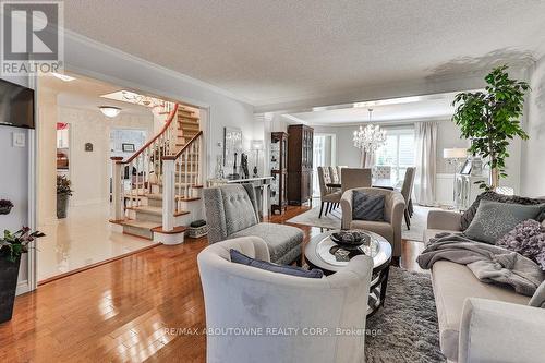 184 Warner Drive, Oakville, ON - Indoor Photo Showing Living Room