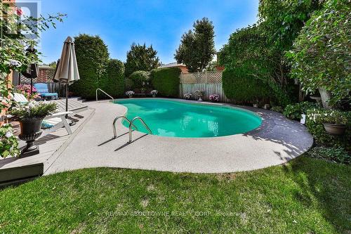 184 Warner Drive, Oakville, ON - Outdoor With In Ground Pool With Backyard