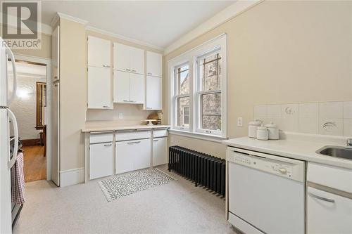 379 London Road, Sarnia, ON - Indoor Photo Showing Kitchen