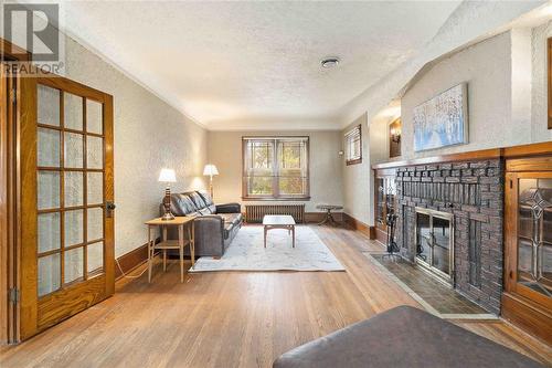 379 London Road, Sarnia, ON - Indoor Photo Showing Living Room With Fireplace