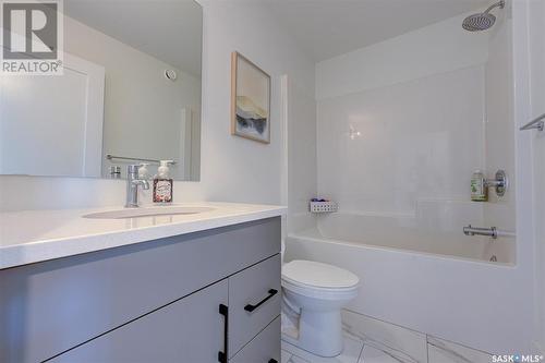 159 Rosewood Boulevard E, Saskatoon, SK - Indoor Photo Showing Bathroom