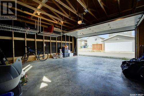 159 Rosewood Boulevard E, Saskatoon, SK - Indoor Photo Showing Garage