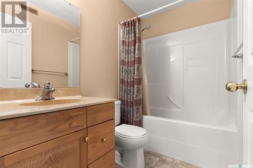 815 Bluebird Crescent, Regina, SK - Indoor Photo Showing Bathroom