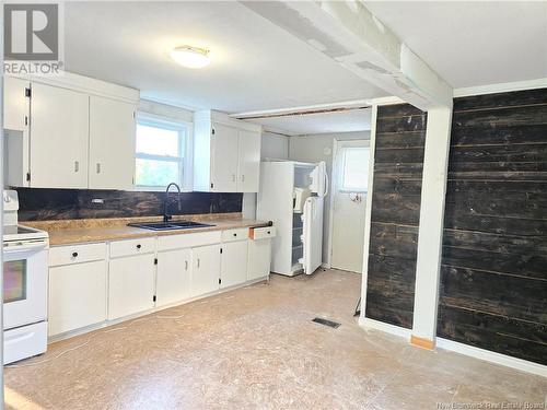 271 Church Street, Bathurst, NB - Indoor Photo Showing Kitchen