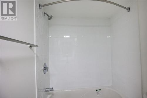 363 Mcneill Boulevard, Sudbury, ON - Indoor Photo Showing Bathroom