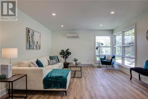 363 Mcneill Boulevard, Sudbury, ON - Indoor Photo Showing Living Room