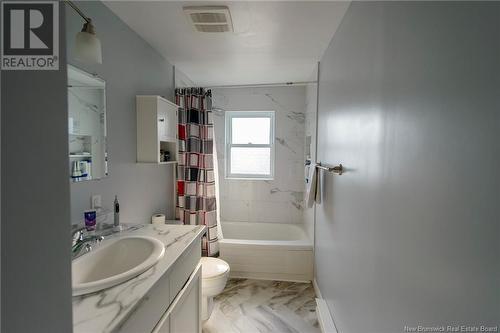 199 Mark Drive, Saint John, NB - Indoor Photo Showing Bathroom