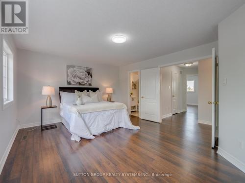 124 Essex Point Drive, Cambridge, ON - Indoor Photo Showing Bedroom